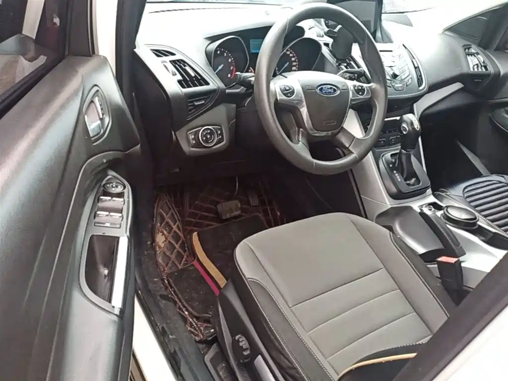 Ford Kuga 2015 — фото 16