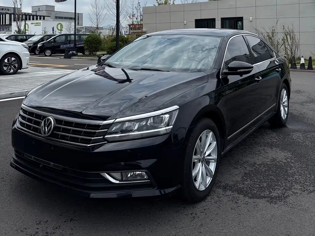 Volkswagen Passat 2019 — фото 1