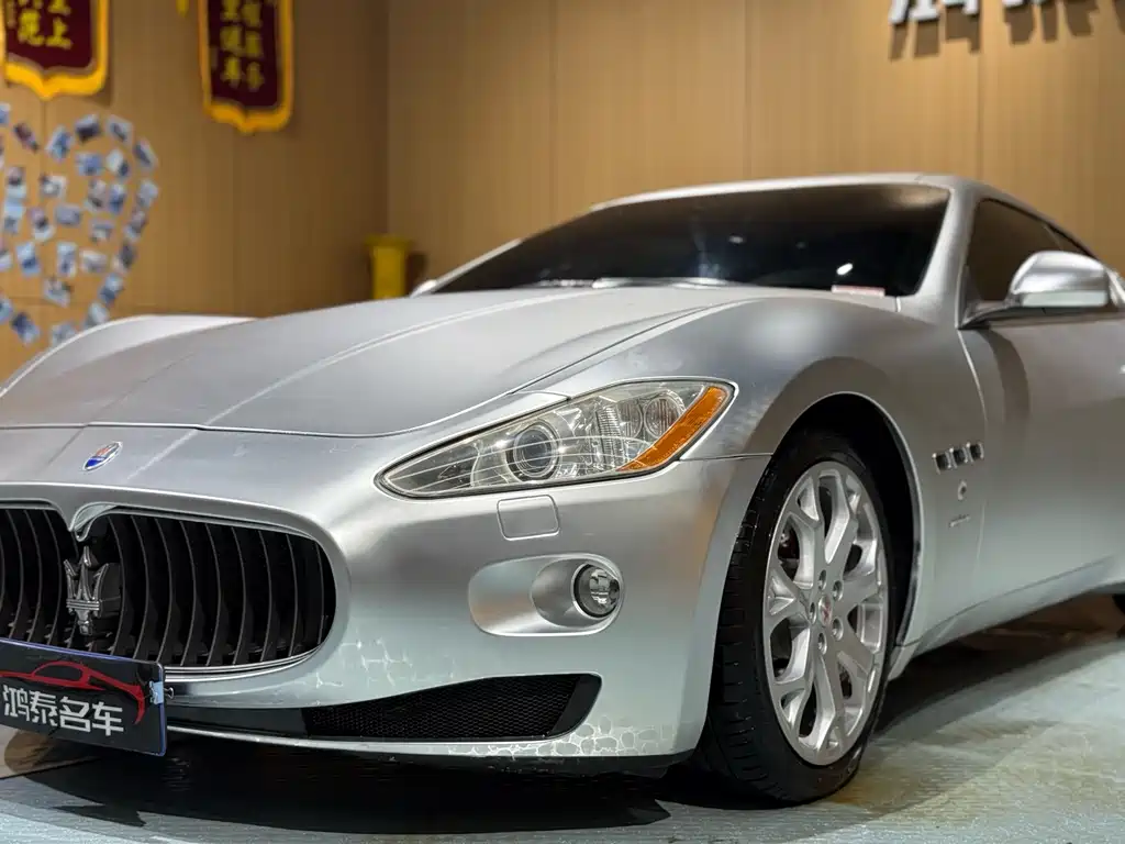 Maserati GranTurismo 2011 — фото 14