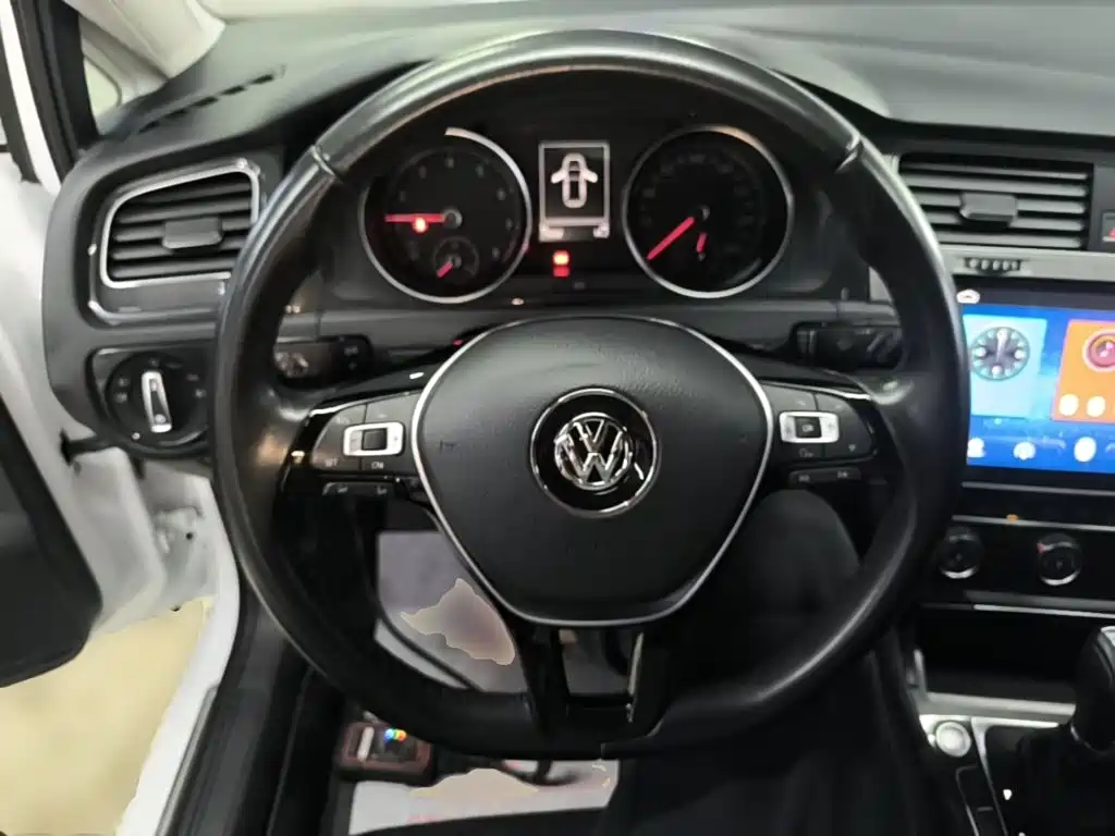 Volkswagen Golf 2018 — фото 11
