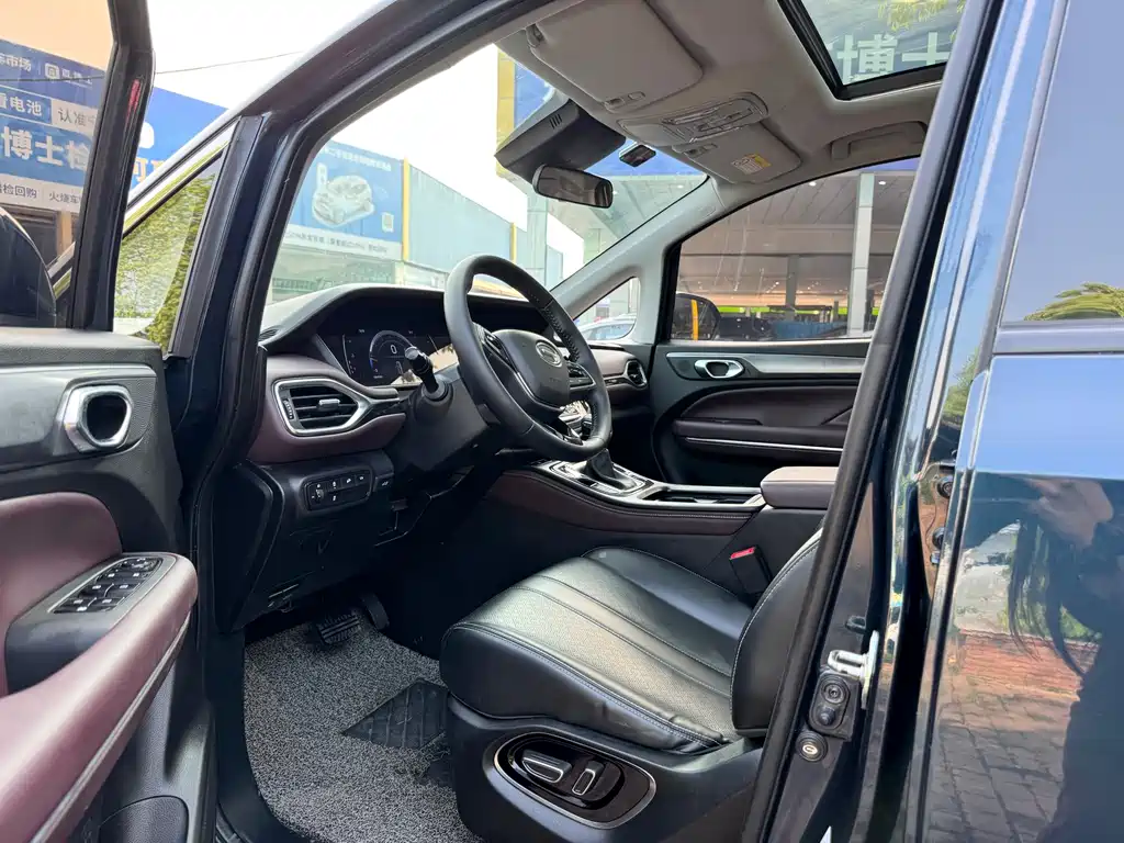 GAC Motor Trumpchi M6 2022 — фото 12