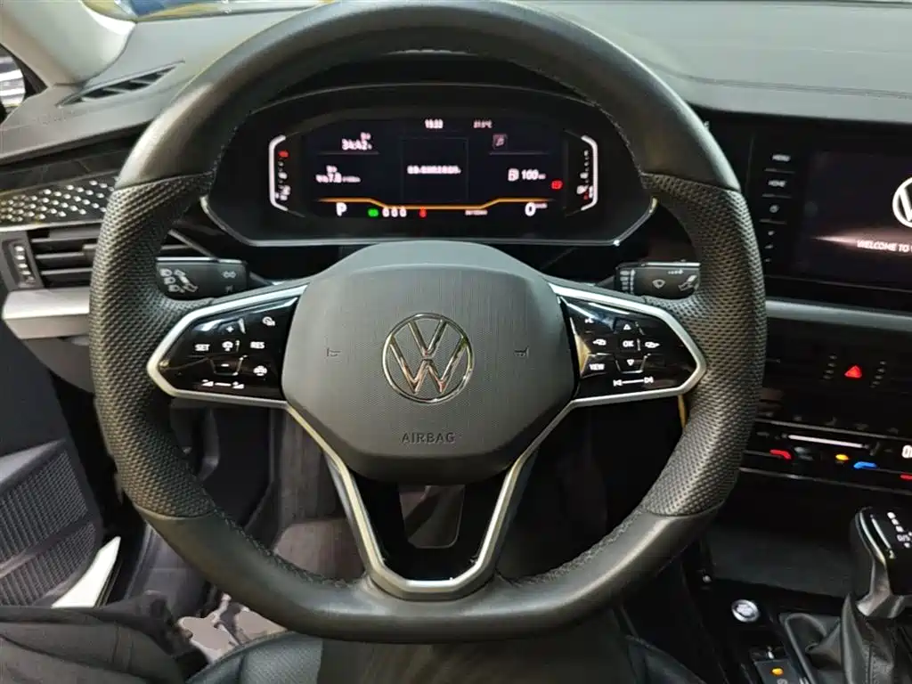 Volkswagen Passat 2023 — фото 11