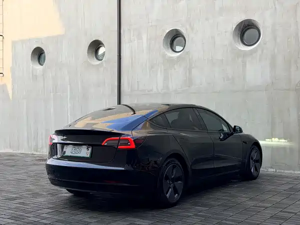 Tesla Model 3 2023