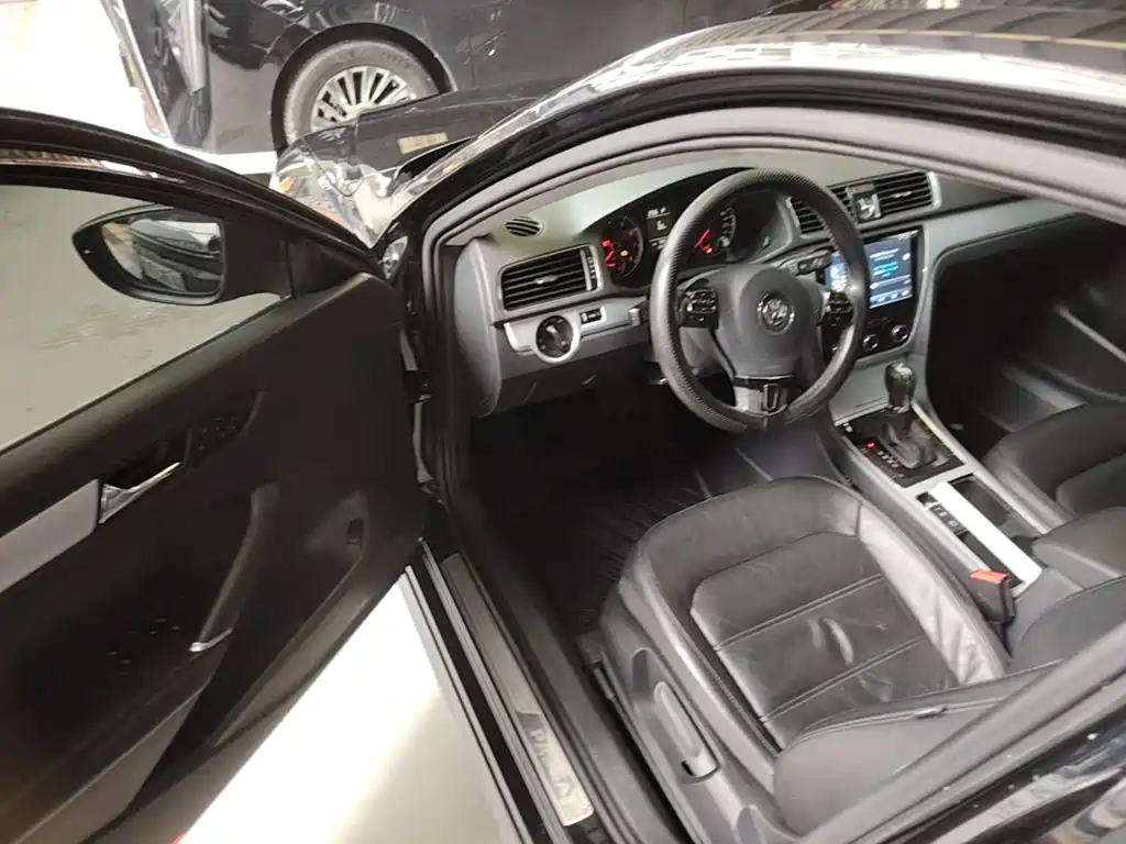 Volkswagen Passat 2016 — фото 16