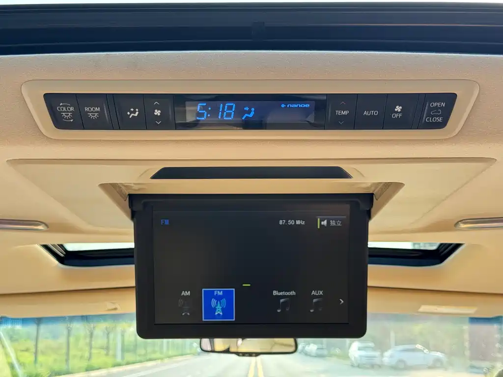 Toyota Alphard 2018 — фото 14