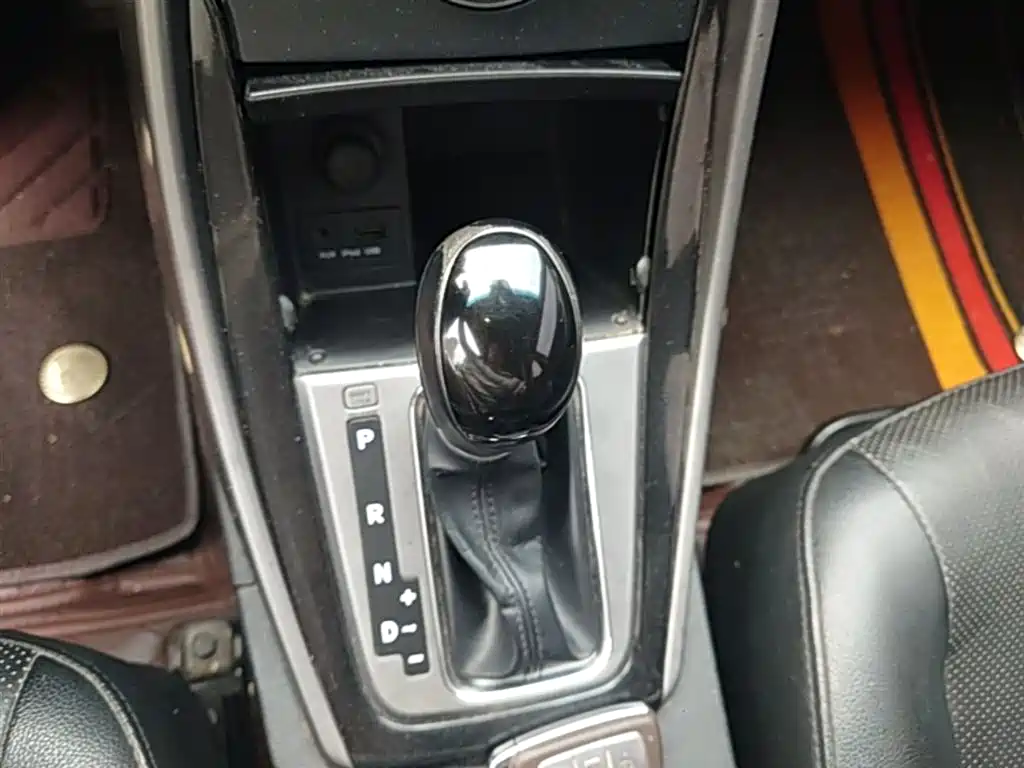 Hyundai Elantra Langdong 2015 — фото 14
