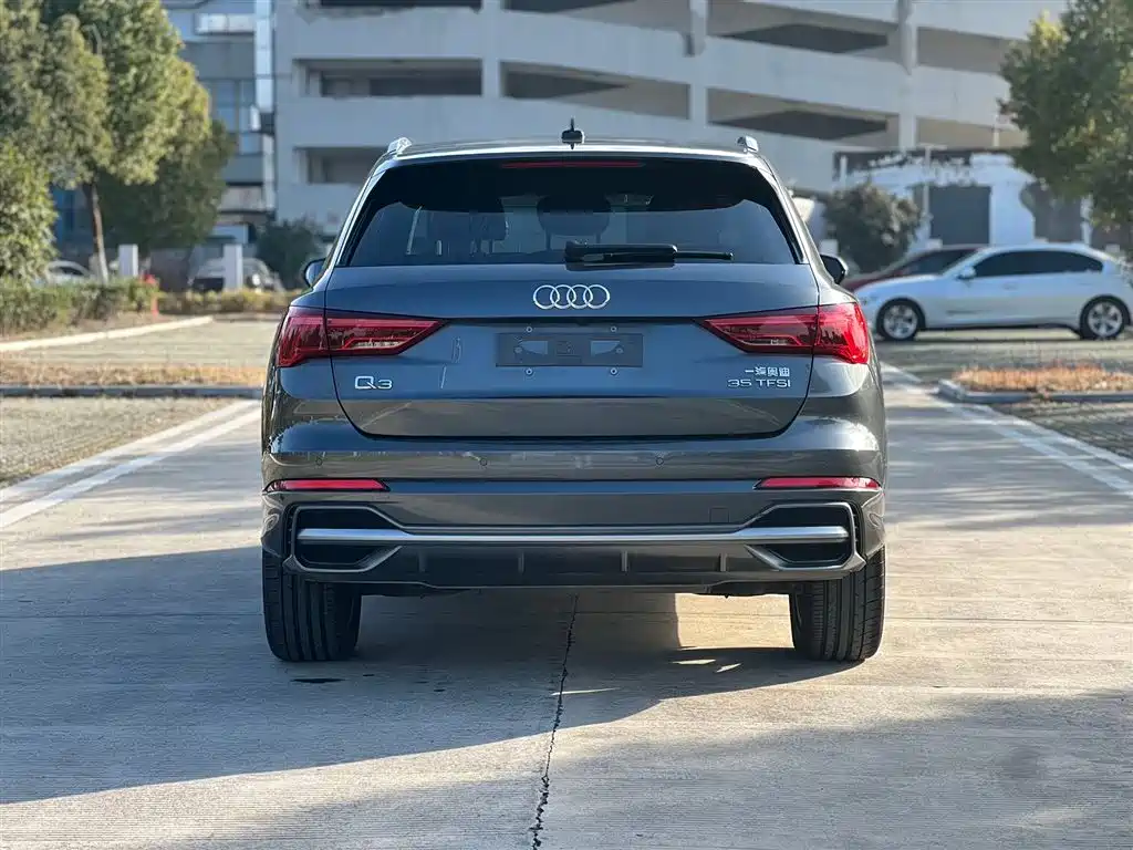 Audi Q3 2023 — фото 5