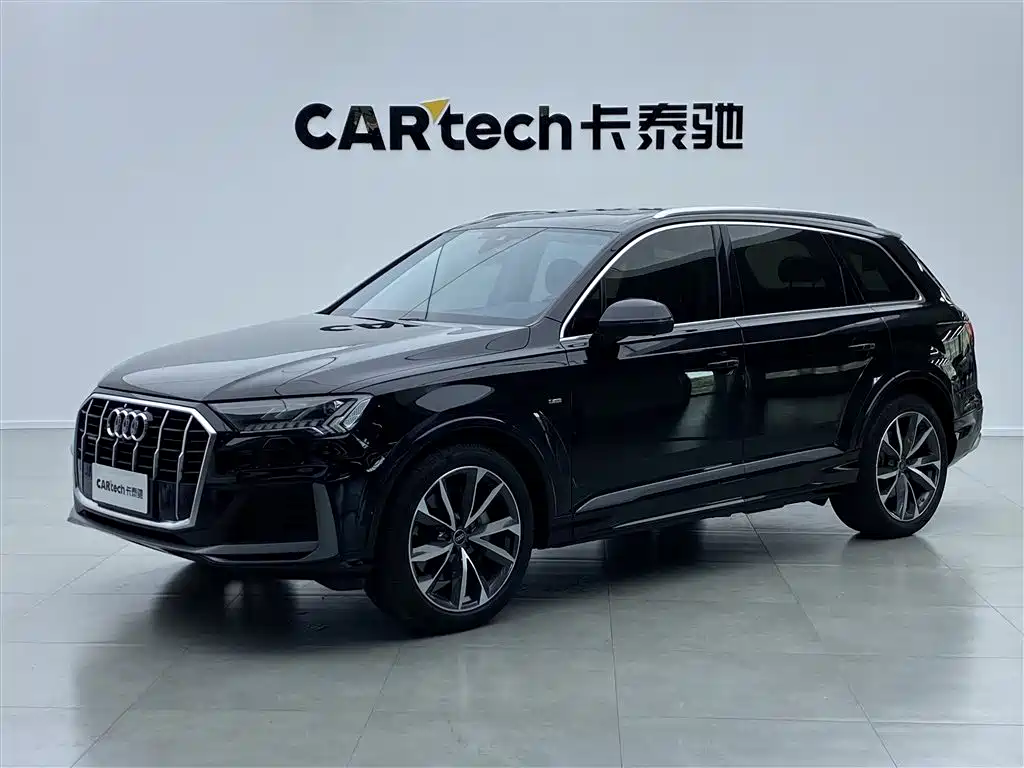 Audi Q7 2021 — фото 1