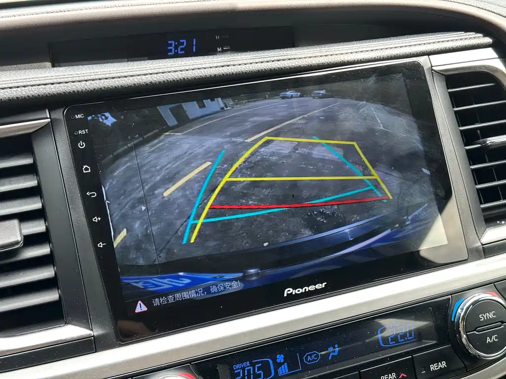 Toyota Highlander 2017 — фото 13