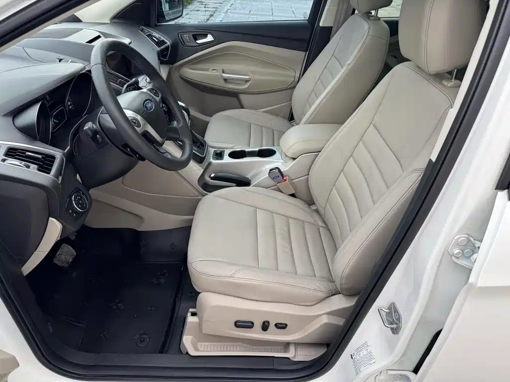 Ford Kuga 2014 — фото 16