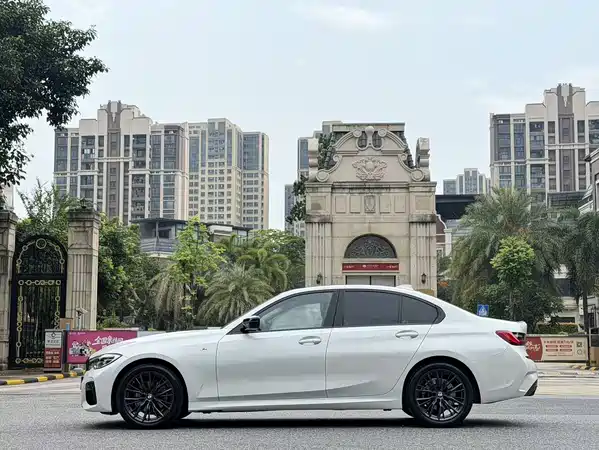 BMW 3 Series 2021
