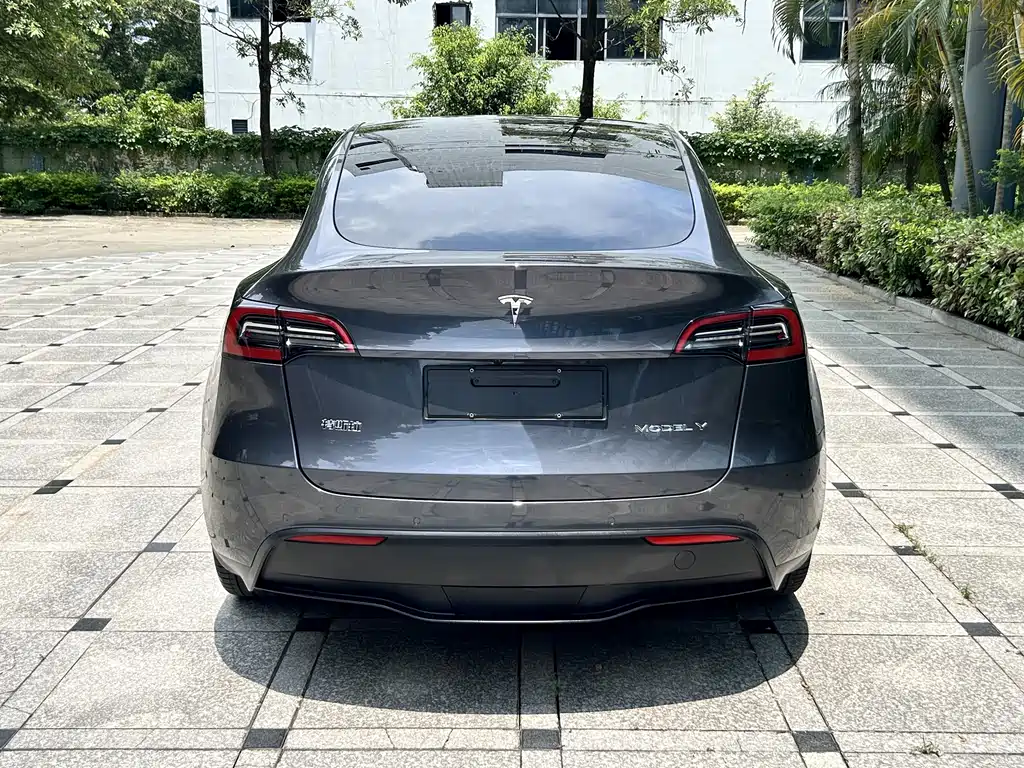 Tesla Model Y 2022 — фото 6