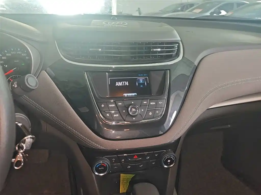 Chevrolet Malibu 2017 — фото 13
