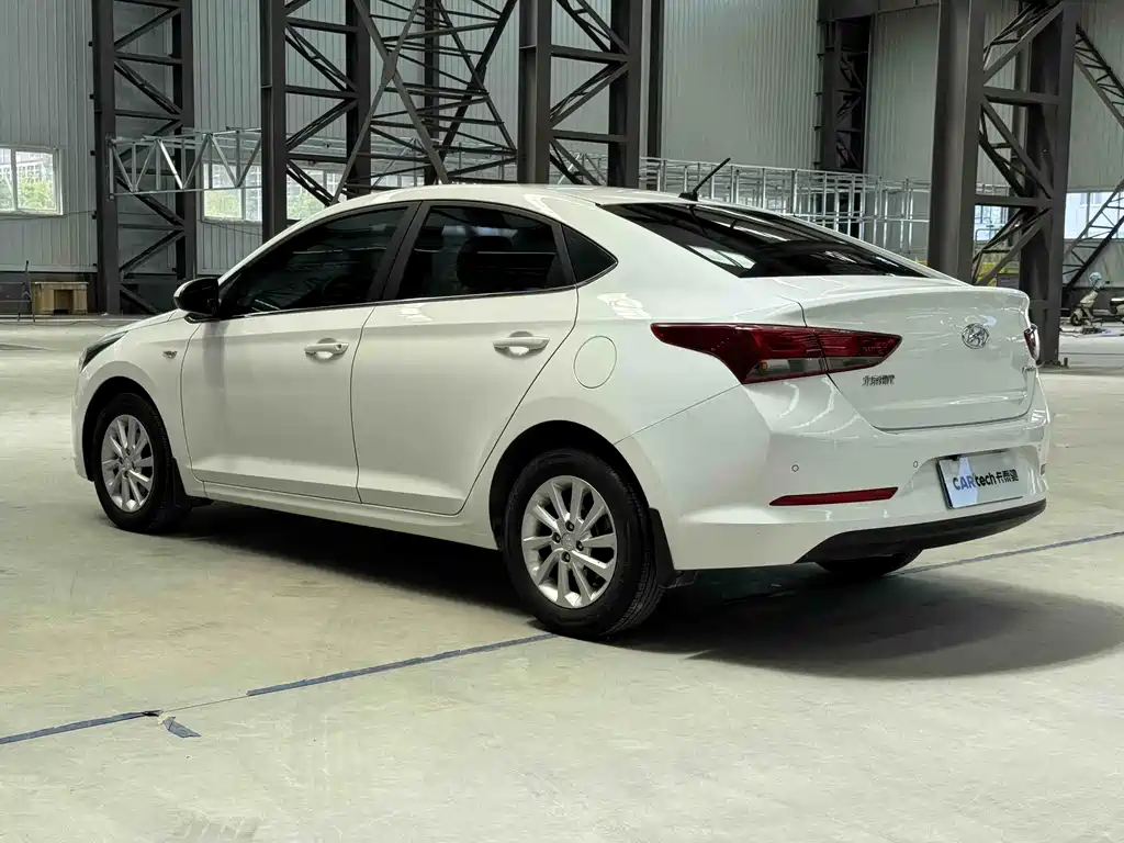 Hyundai Verna 2016 — фото 4