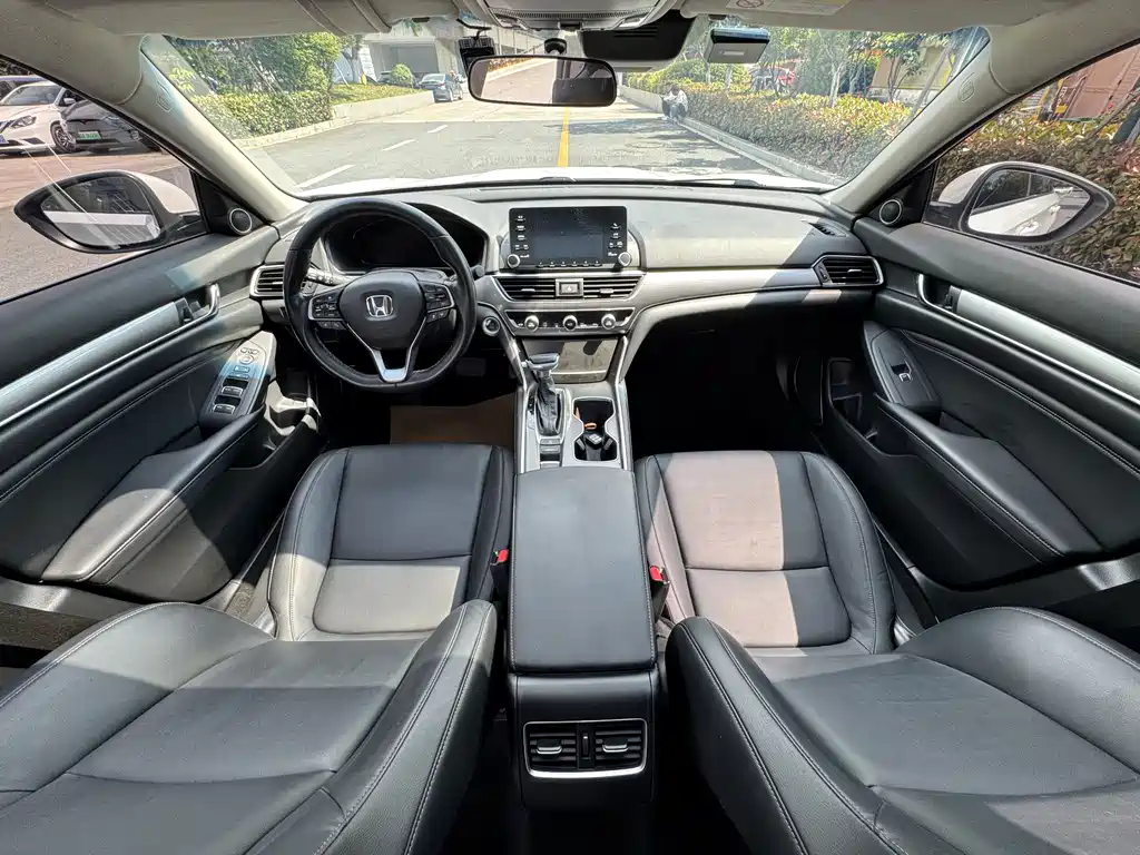 Honda Accord 2020 — фото 16