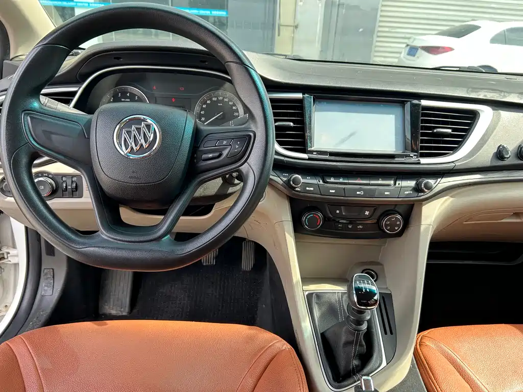 Buick Excelle 2015 — фото 8