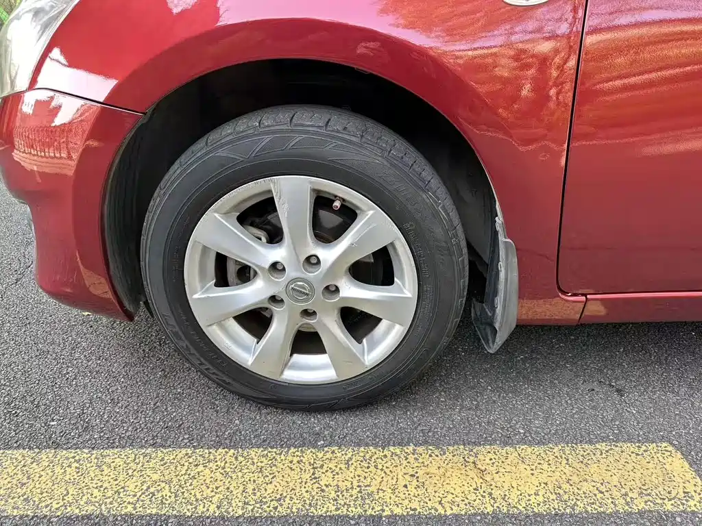 Nissan Tiida 2015 — фото 18