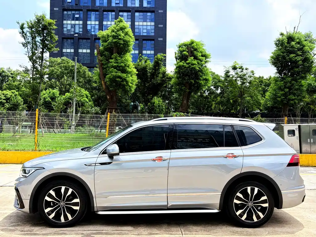 Volkswagen Tiguan L 2022 — фото 6