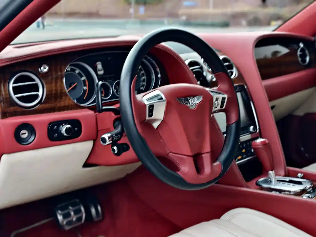 Bentley Flying Spur 2016 — фото 25