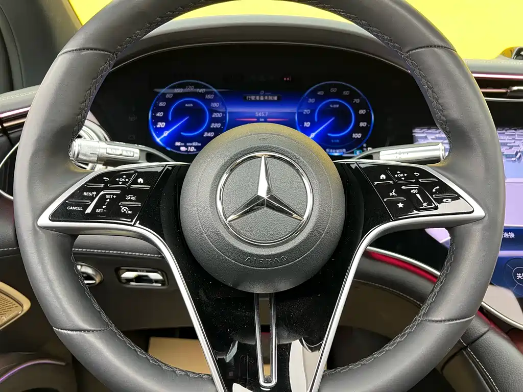 Mercedes-Benz EQS SUV 2025 — фото 13