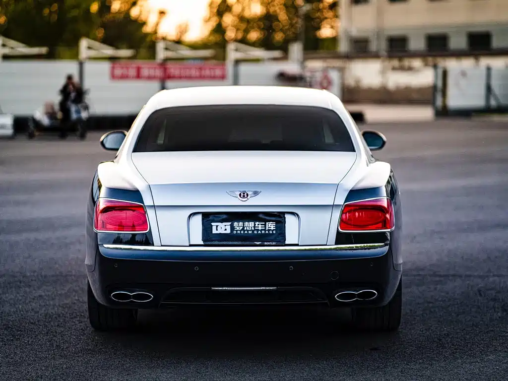 Bentley Flying Spur 2014 — фото 10