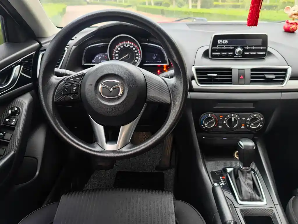 Mazda 3 Axela 2016 — фото 7