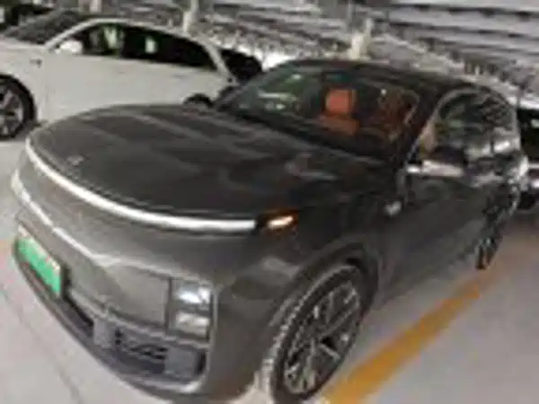 Li Auto L8 2025