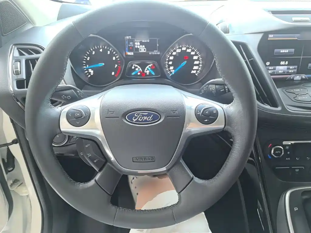 Ford Kuga 2015 — фото 11