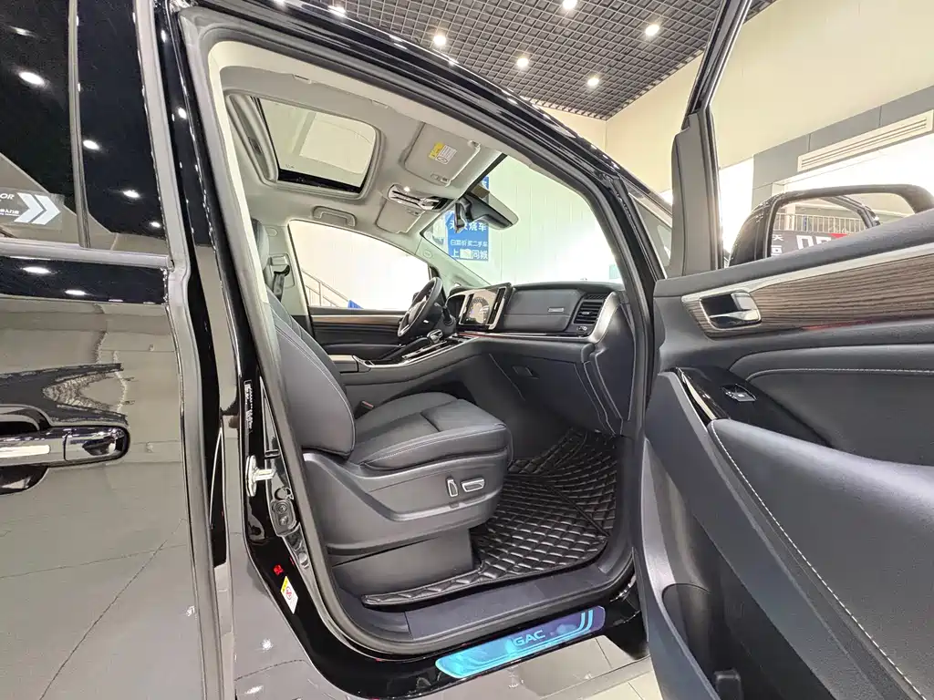 GAC Motor Trumpchi M8 2022 — фото 13