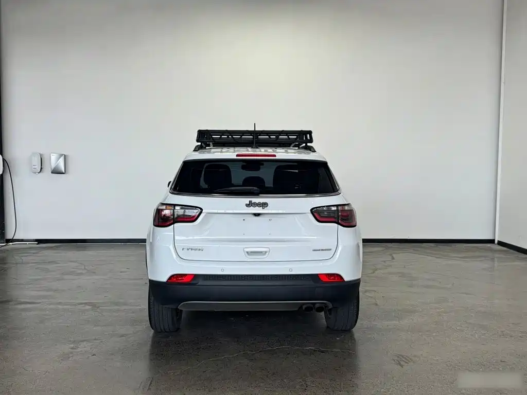 Jeep Compass 2018 — фото 6