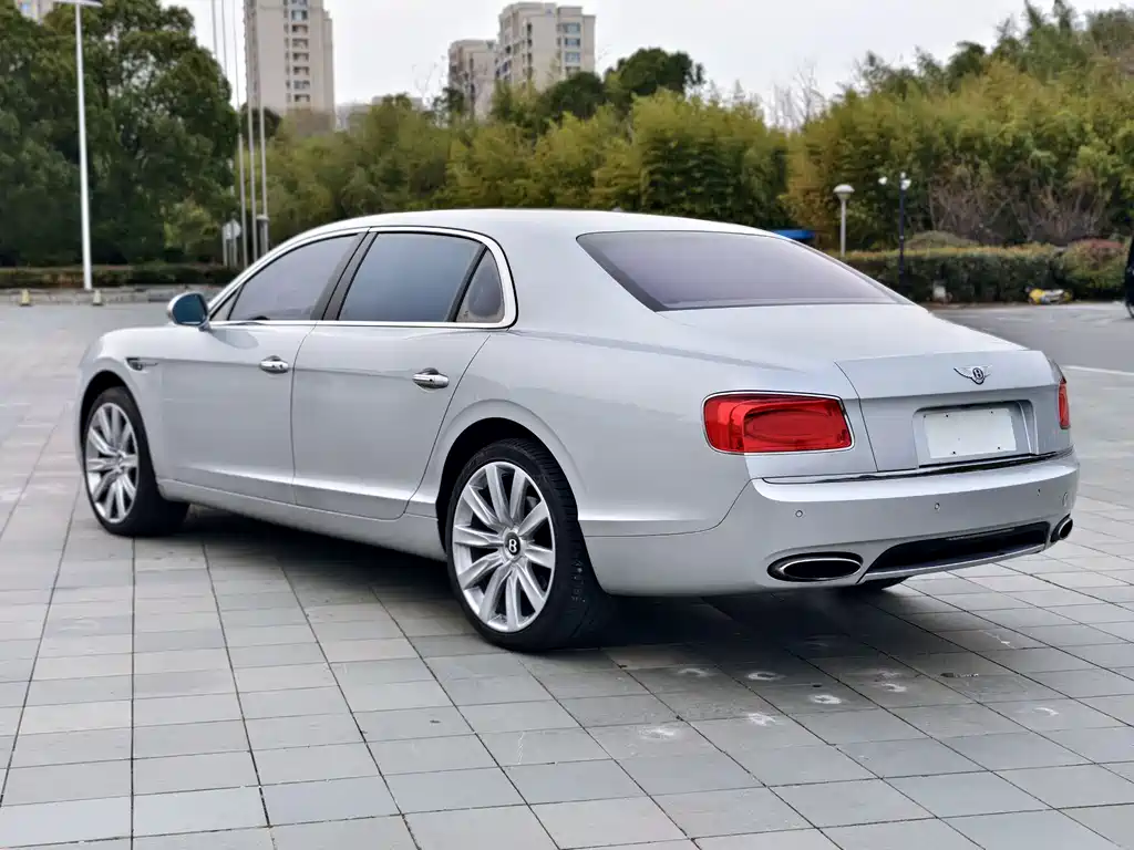 Bentley Flying Spur 2016 — фото 8