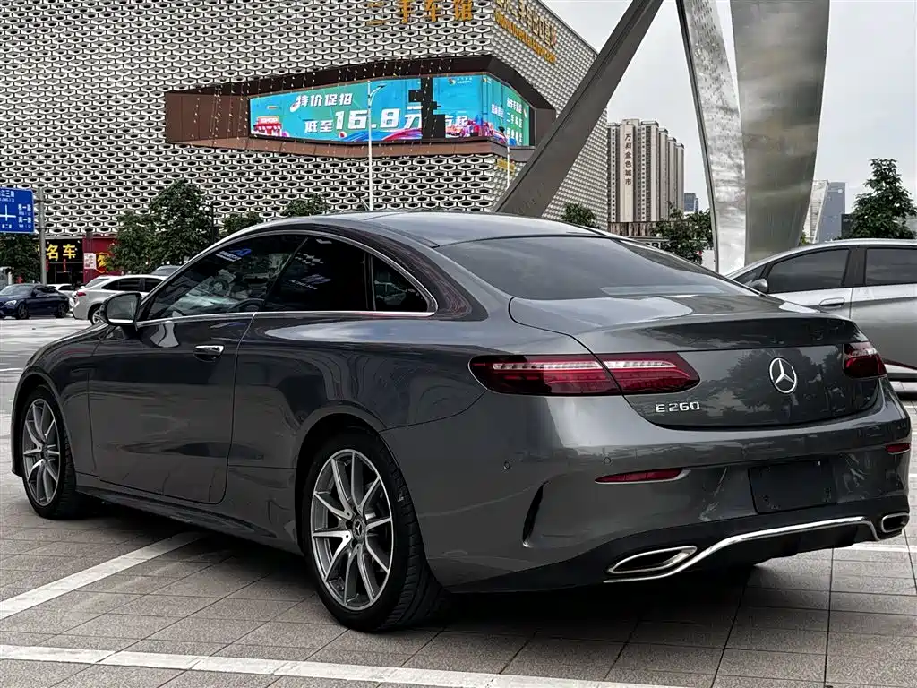Mercedes-Benz E-Class 2023 — фото 18