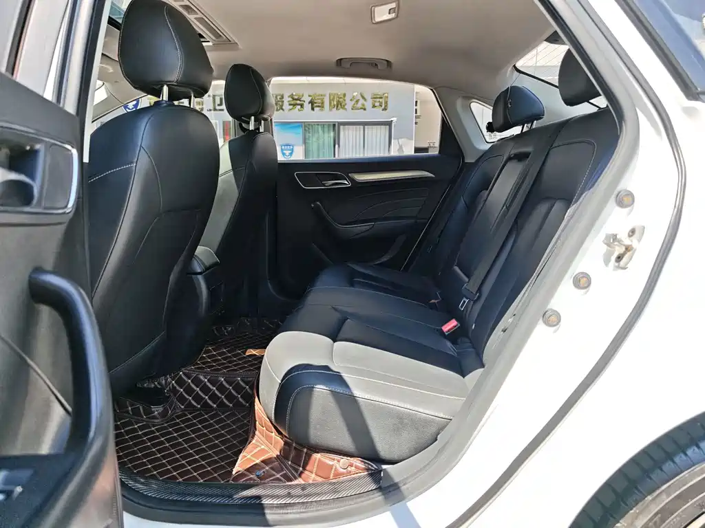 Roewe i6 Classic 2018 — фото 11