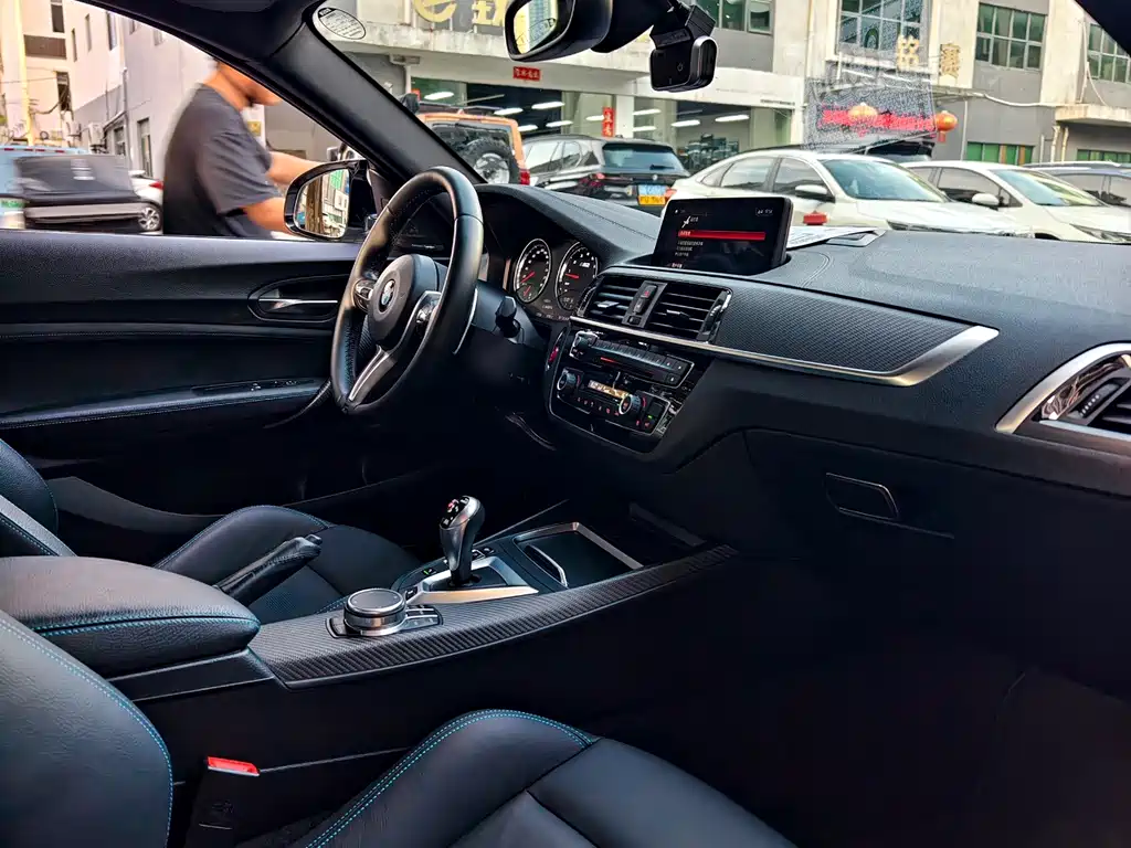 BMW M2 2019 — фото 11