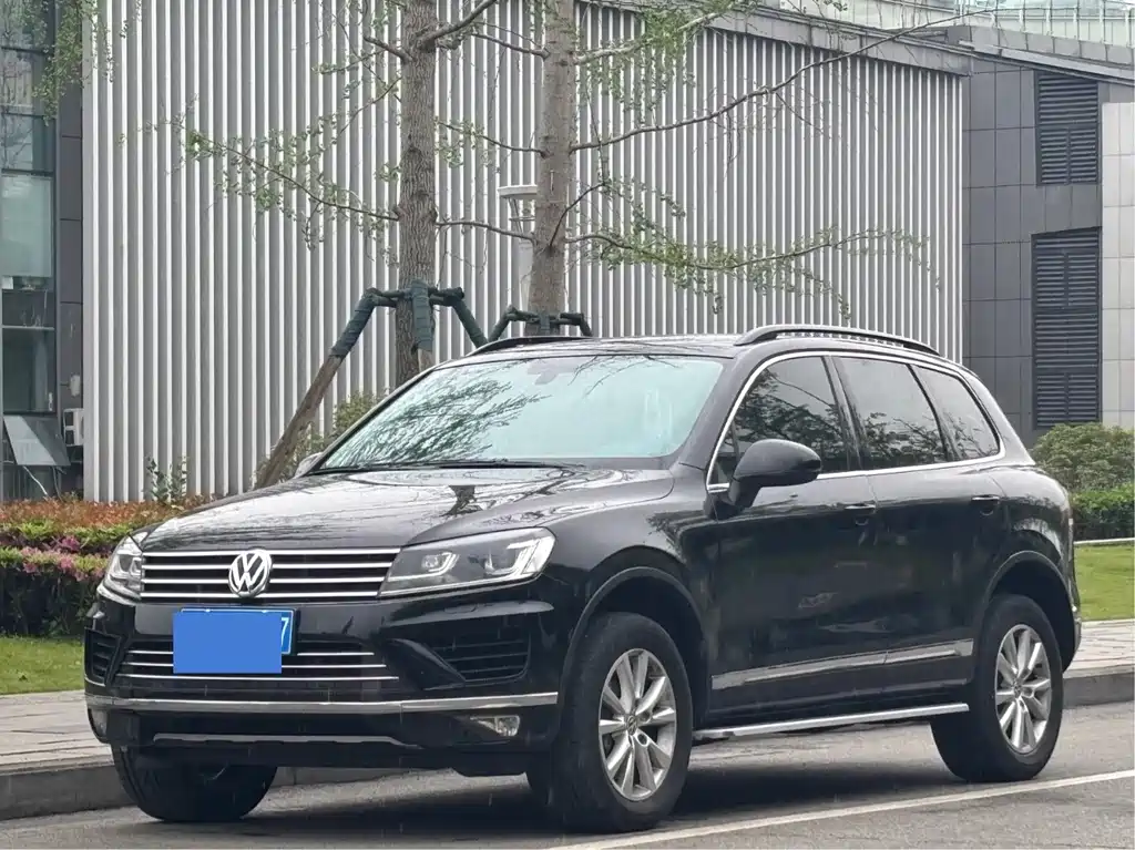 Volkswagen Touareg 2017 — фото 1
