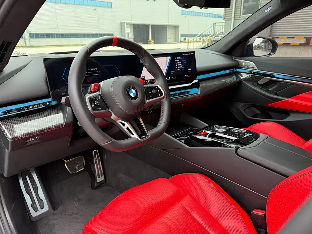 BMW M5 New Energy 2025 — фото 7