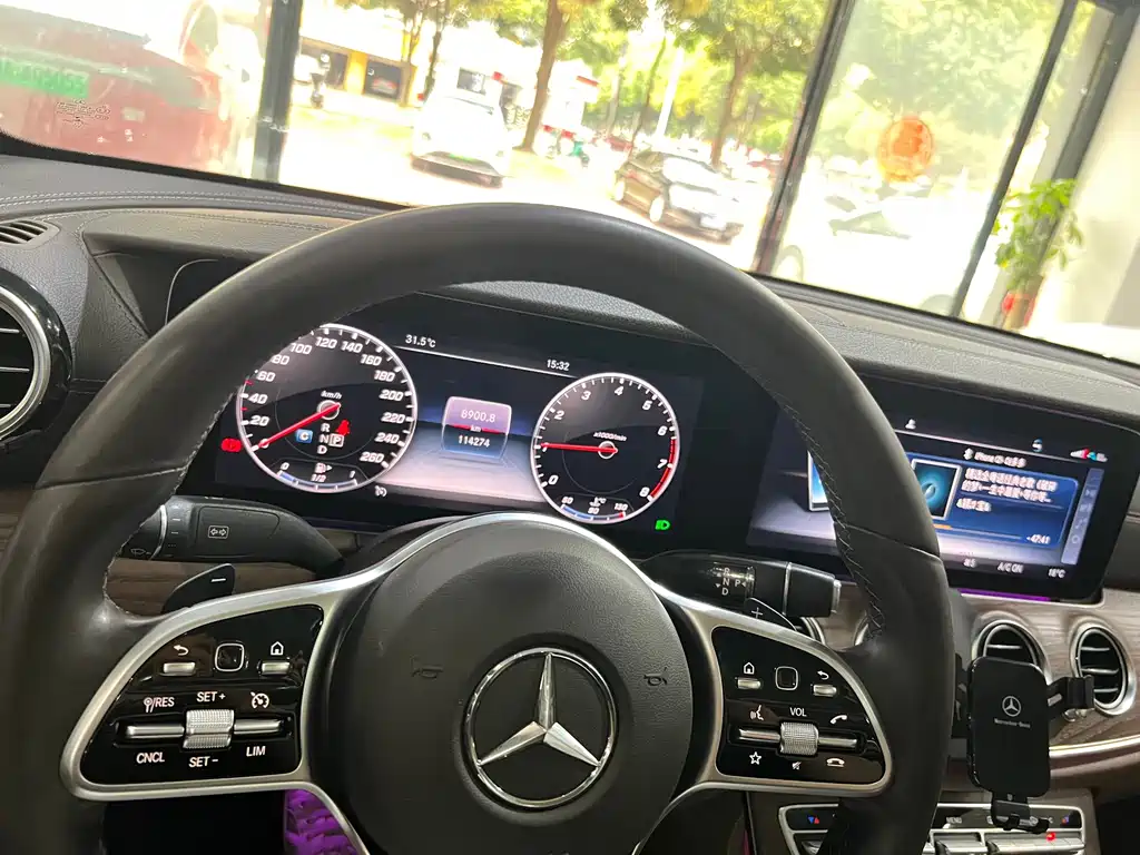 Mercedes-Benz E-Class 2019 — фото 16