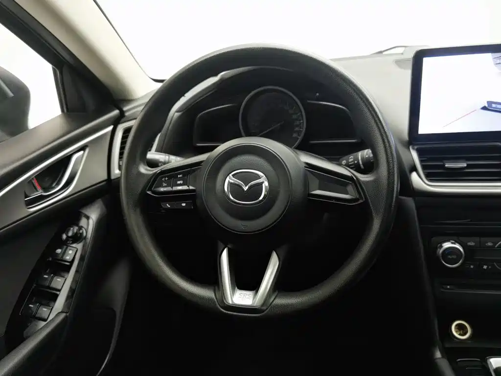 Mazda 3 Axela 2019 — фото 11