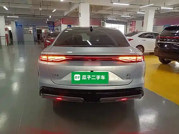 BYD Han L 2025
