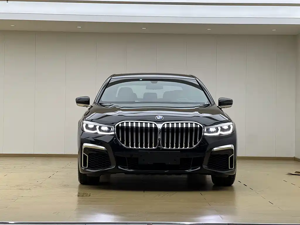 BMW 7 Series 2018 — фото 2