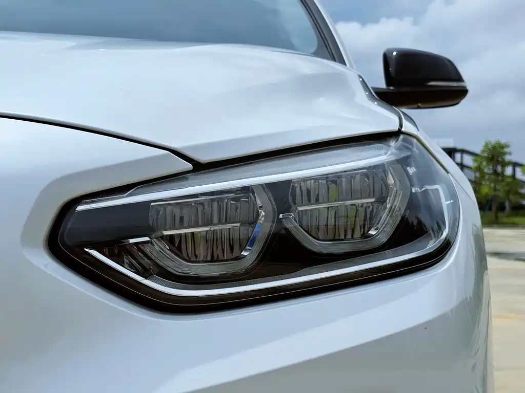BMW 1 Series 2019 — фото 17