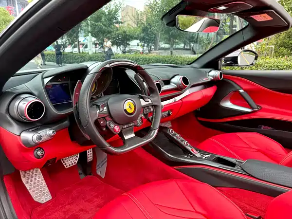 Ferrari 812 2023