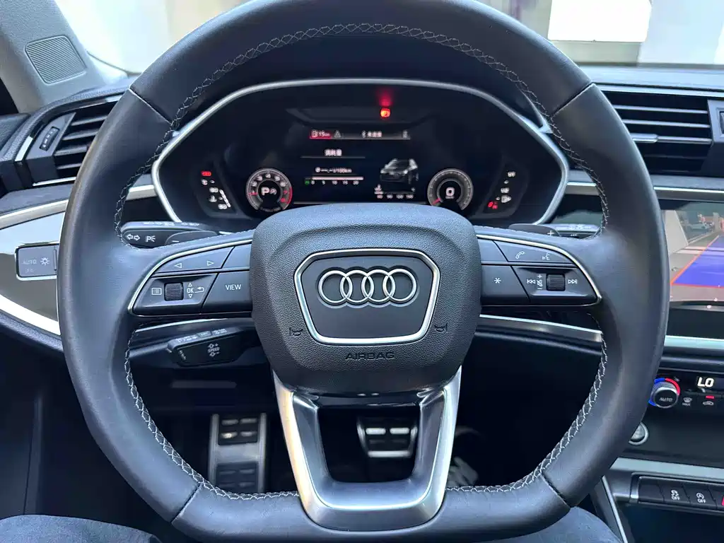 Audi Q3 2022 — фото 13