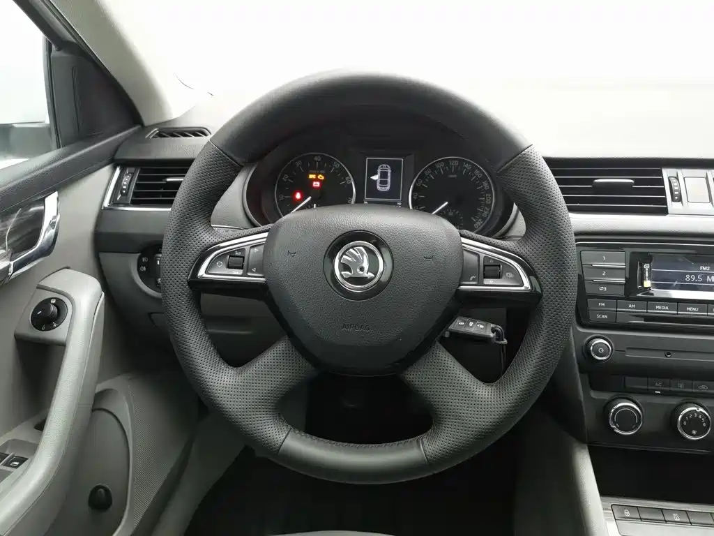 Skoda Octavia 2015 — фото 11