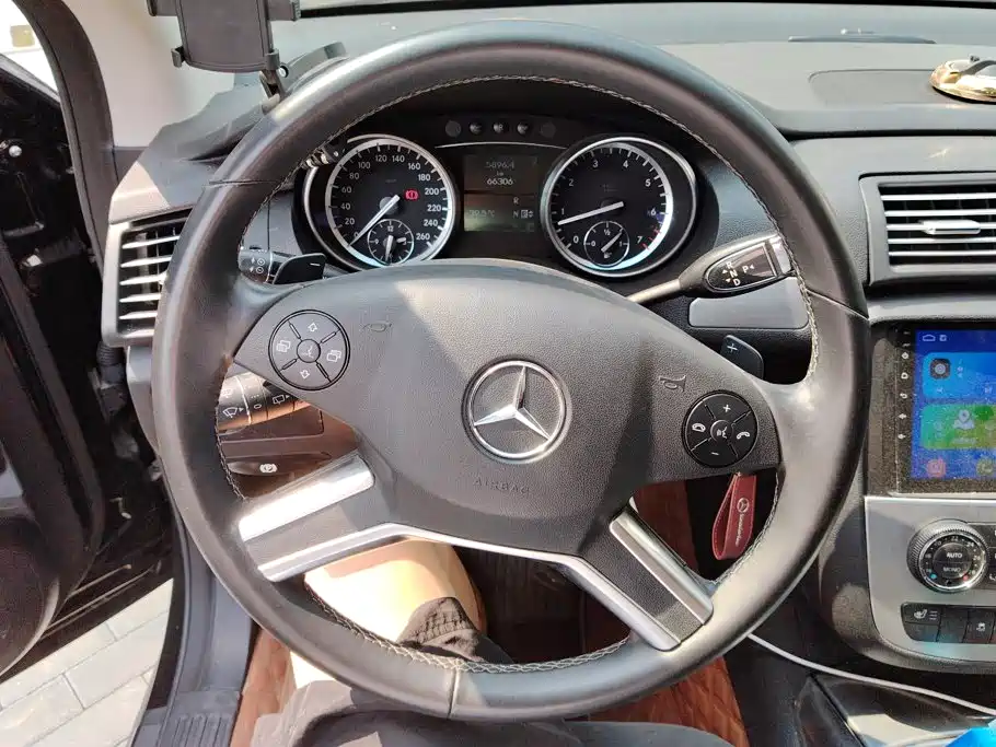 Mercedes-Benz R-Class 2016 — фото 15