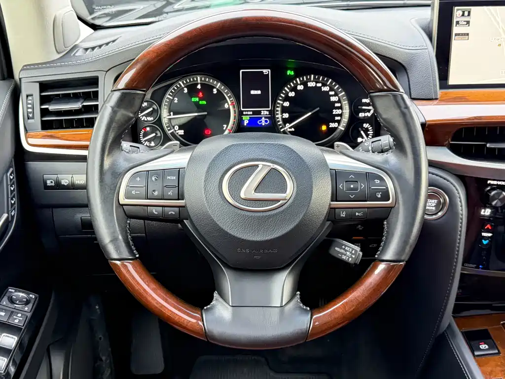 Lexus LX 2020 — фото 7