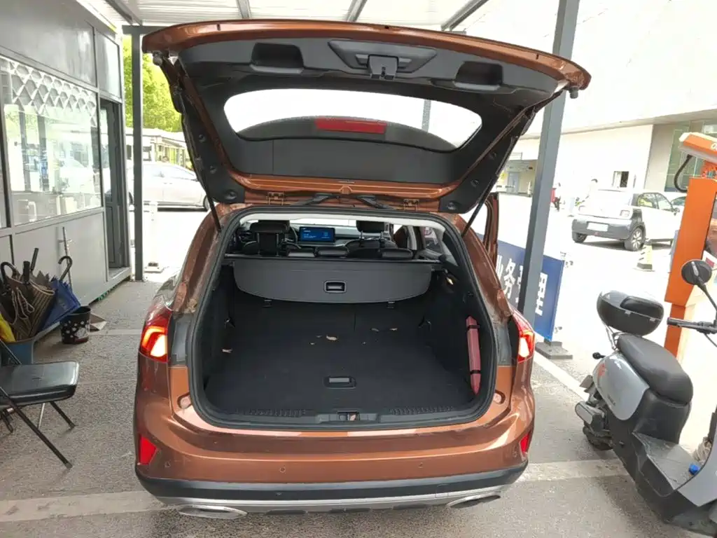 Ford Focus 2021 — фото 15