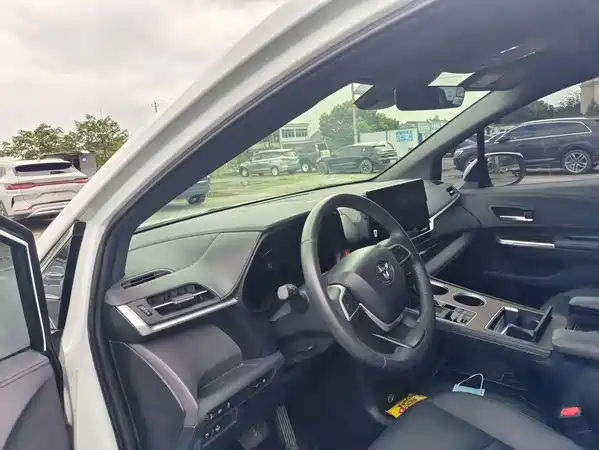 Toyota Sienna 2024
