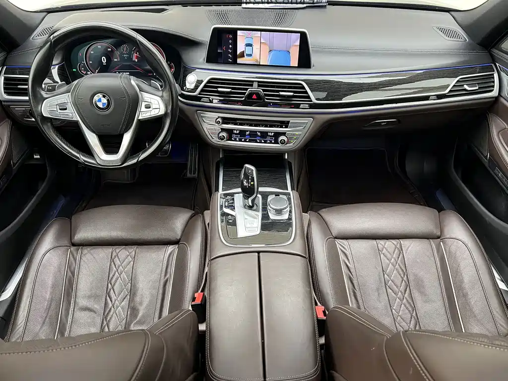 BMW 7 Series 2018 — фото 14