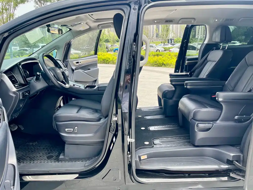 GAC Motor Trumpchi M8 2024 — фото 11
